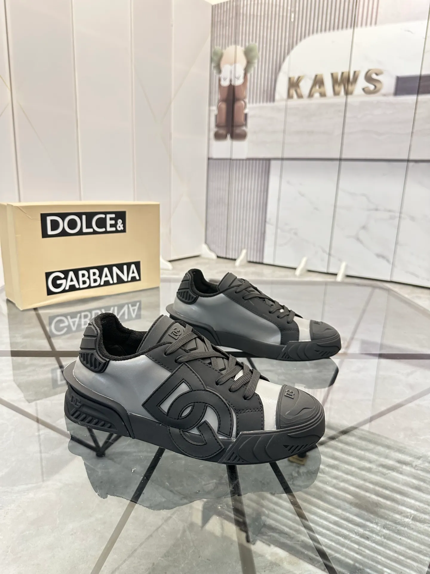 Men's shoes for sale 💰: 💰P500¥ Product trademark: DG* "Dolce & Gabbana*" low-cut casual shoes Regular size: 35-45 (can be customized to 46) Couple style Product material: imported silk leather upper, breathable lining, original outsole. Number: 803